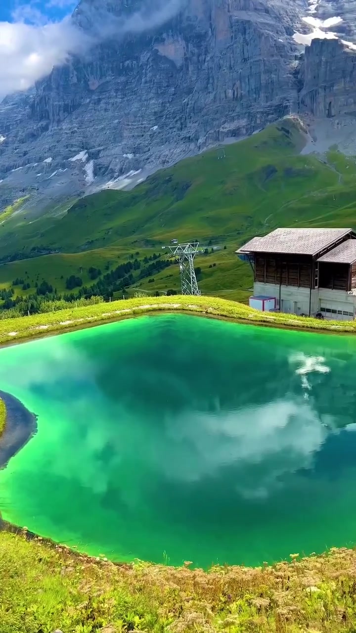 Kleine Scheidegg Lake View: Alpine Scenery