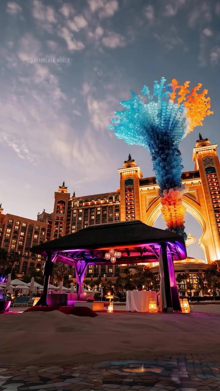 Exploring Dale Chihuly's Art at Atlantis Resort