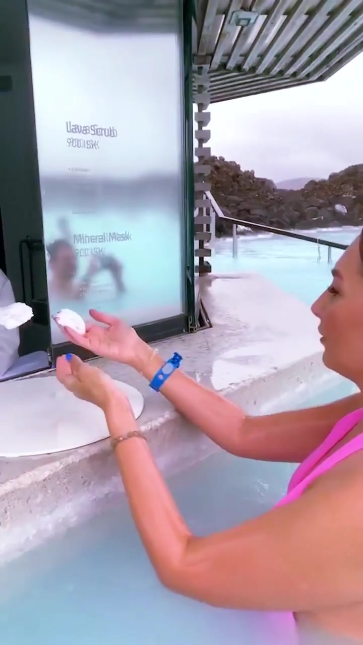 Mineral Mask Spa Application in Geothermal Pool