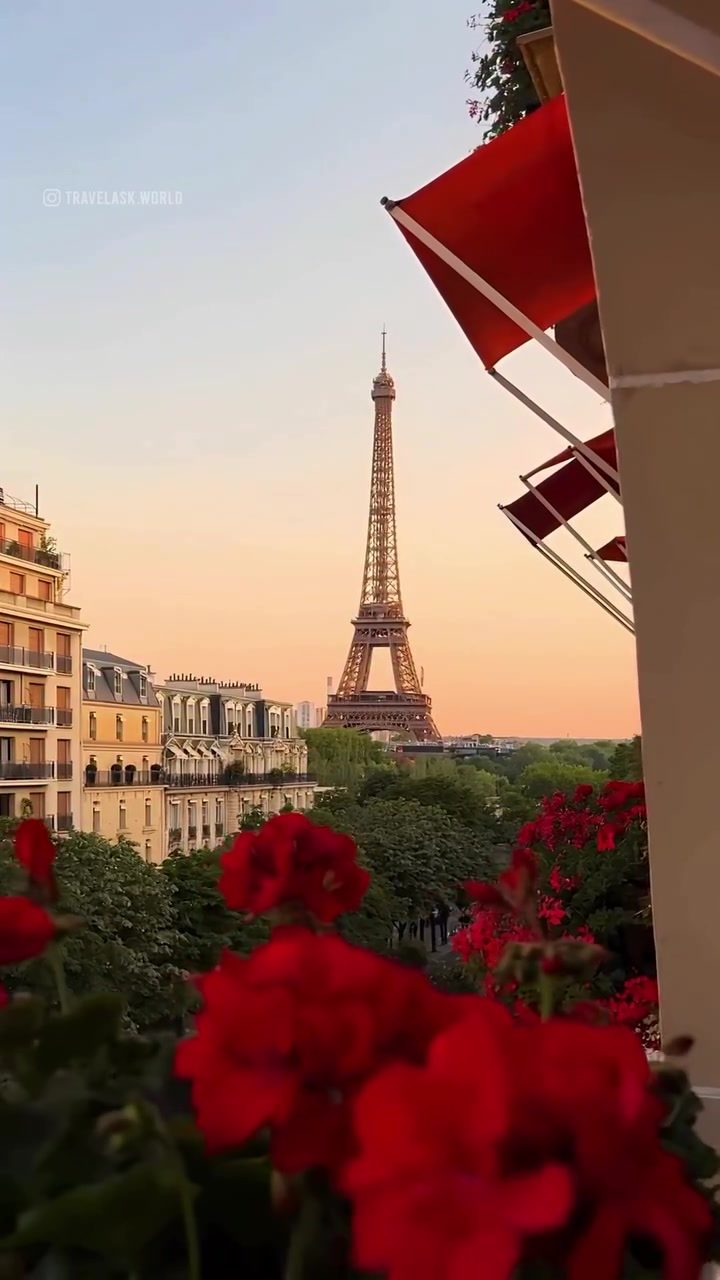 Parisian Luxury Travel: Balcony Breakfasts & Eiffel Views
