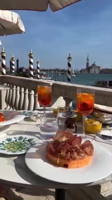 Venice Aperitivo: Appetizers and Splendor