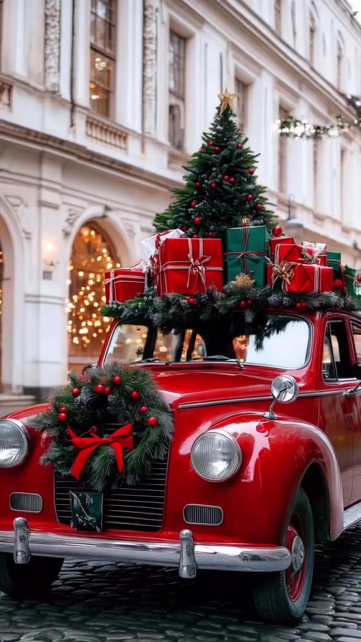 Vintage Cars: A Festive Christmas Tradition