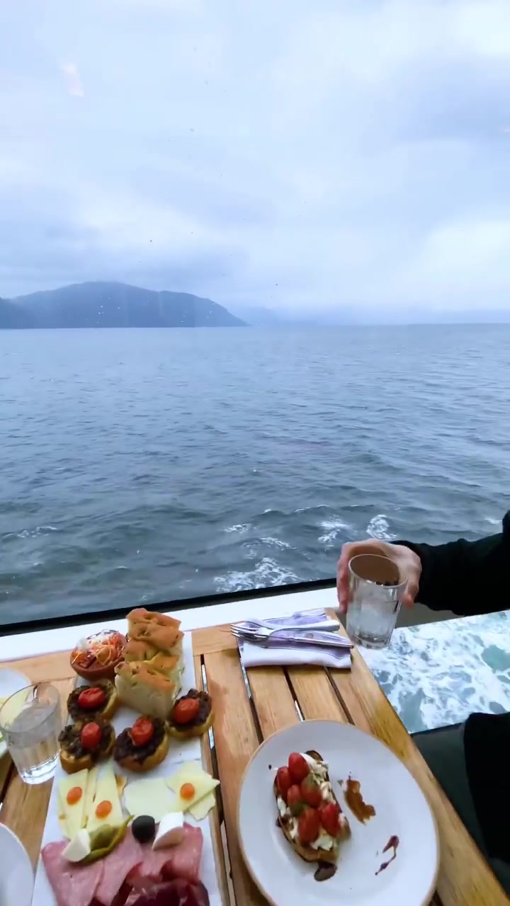 Cruise Dining: Royal Caribbean's Alaska Route