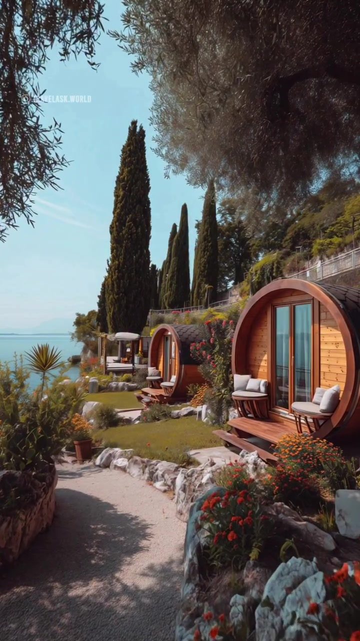 Explore Luxurious Lakeside Retreats with Scenic Cabins