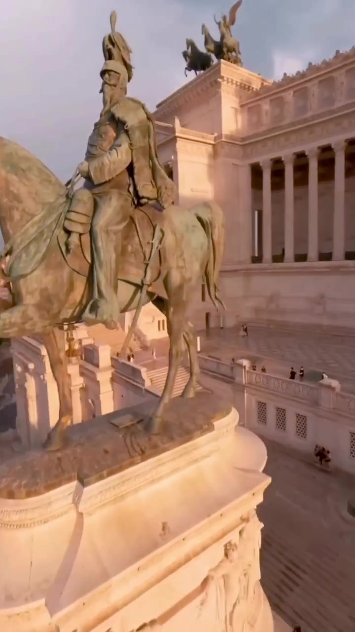 Rome's Aerial View: Vittorio Emanuele II Monument