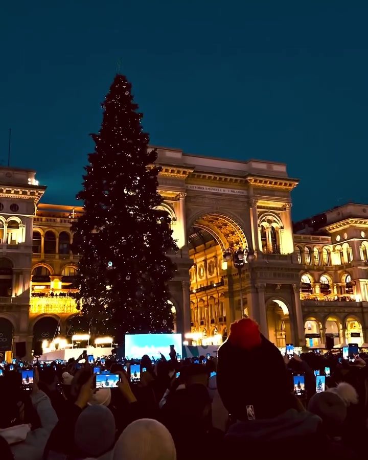 Experience Milan's Enchanting Christmas Tree Lighting in Piazza Duomo