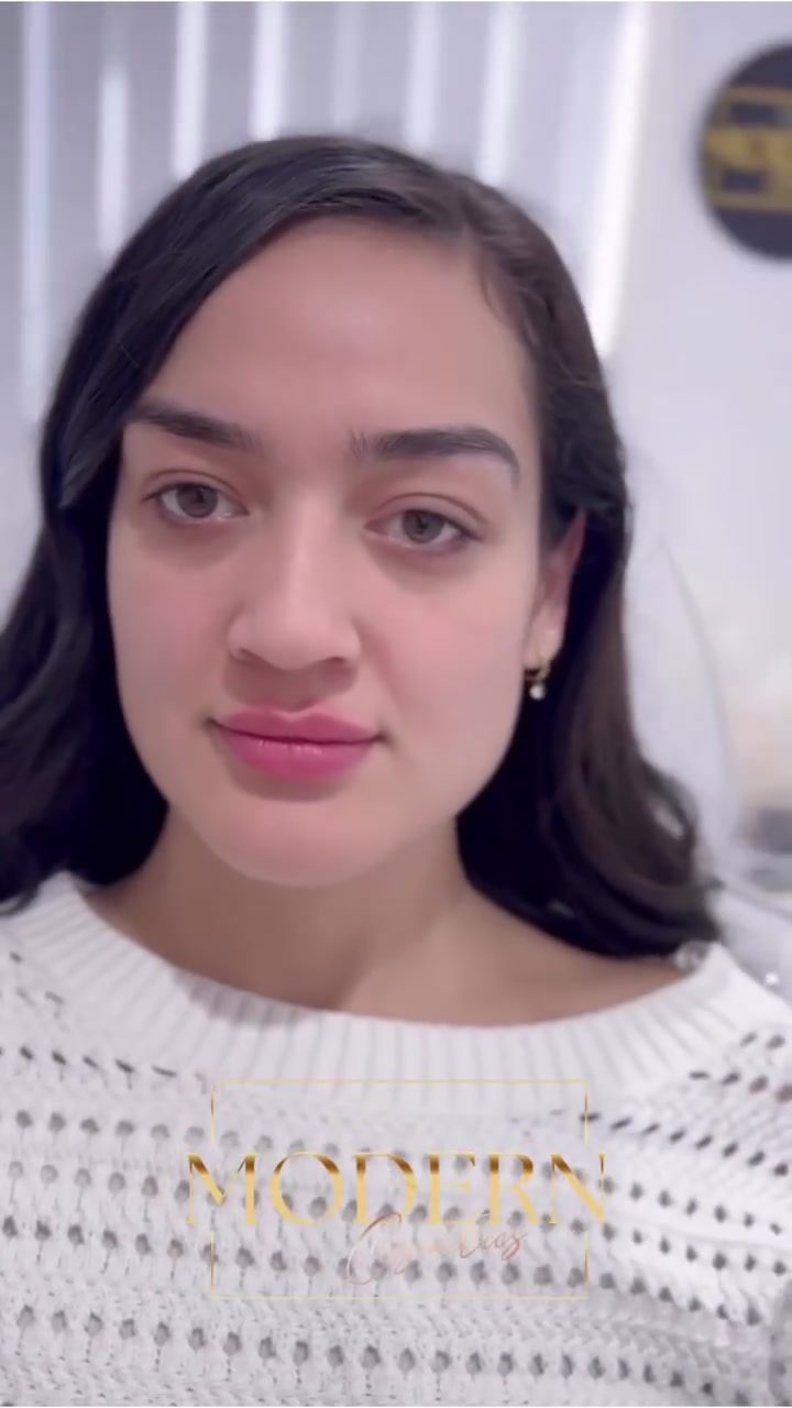 Modern Cosme Lip Gloss Application