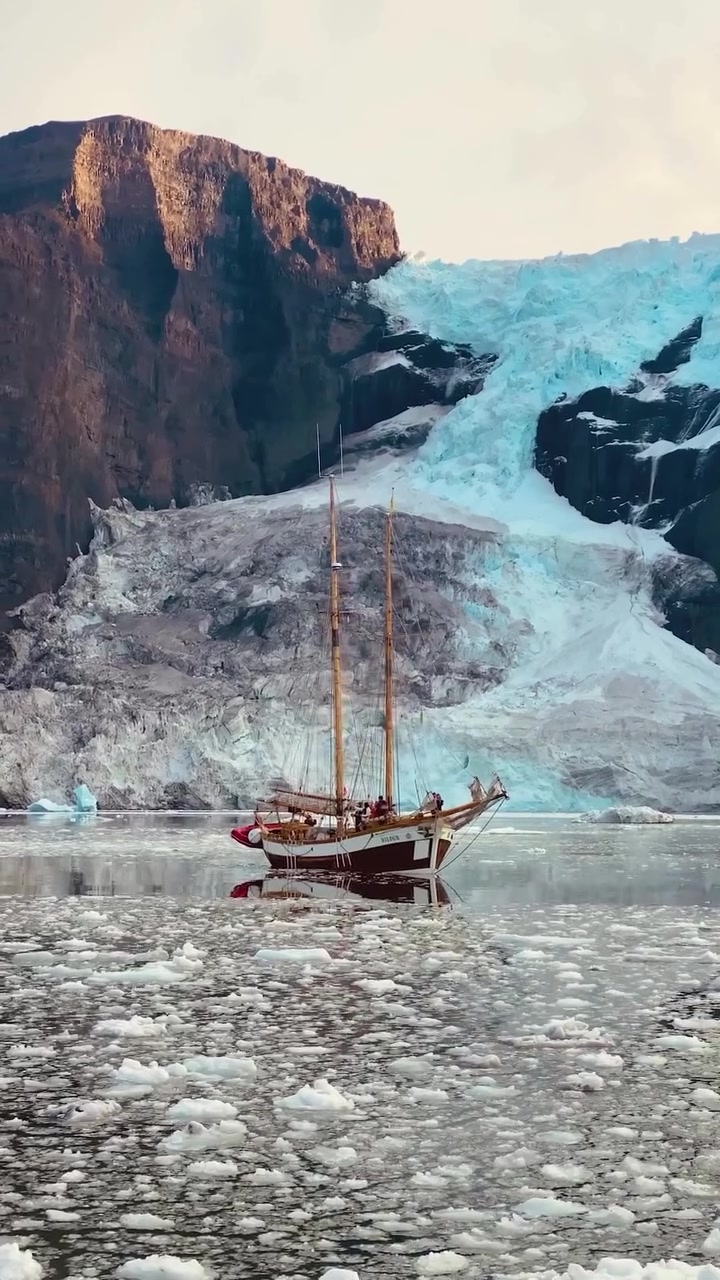 Scoresby Sound Greenland Cruise: A Serene Voyage