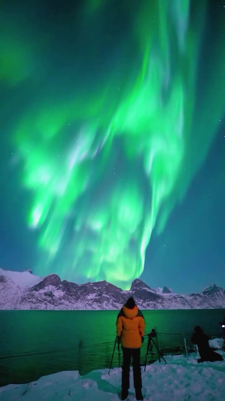 Aurora Borealis Photography Tips in Snowy Landscapes