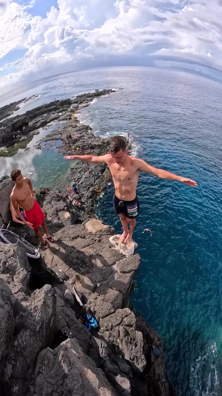 Cliff Diving in Réunion France: A Thrilling Adventure