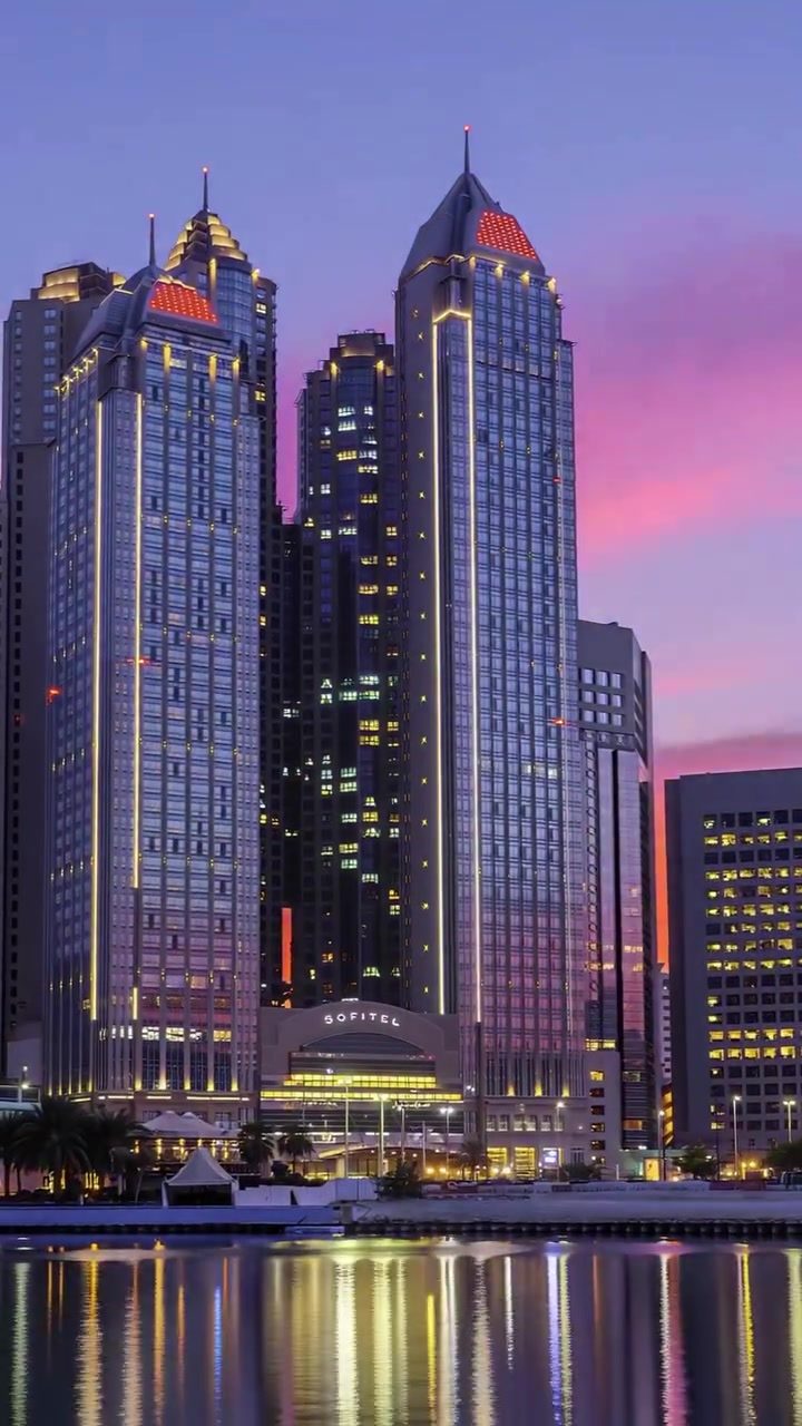 Dubai Night Skyline: Urban Beauty and Grandeur