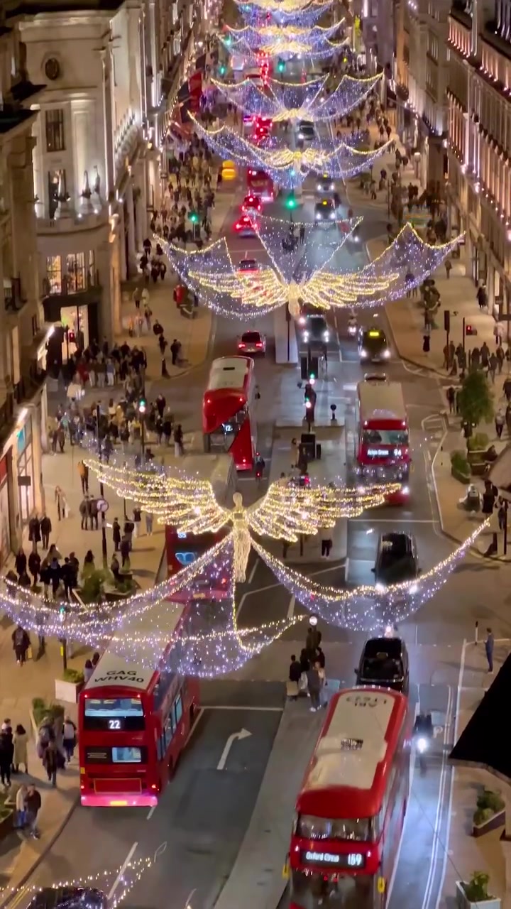 London Christmas Lights on Oxford Street