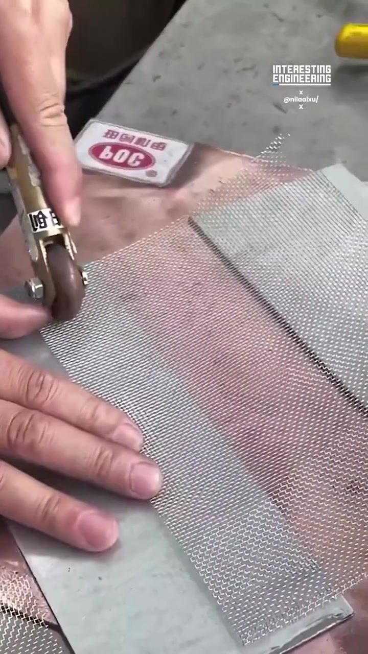 CNC Machine Metal Mesh Cutting: Precision and Automation