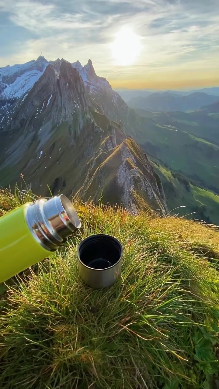 Mountain Coffee Pour: Thermos in Nature