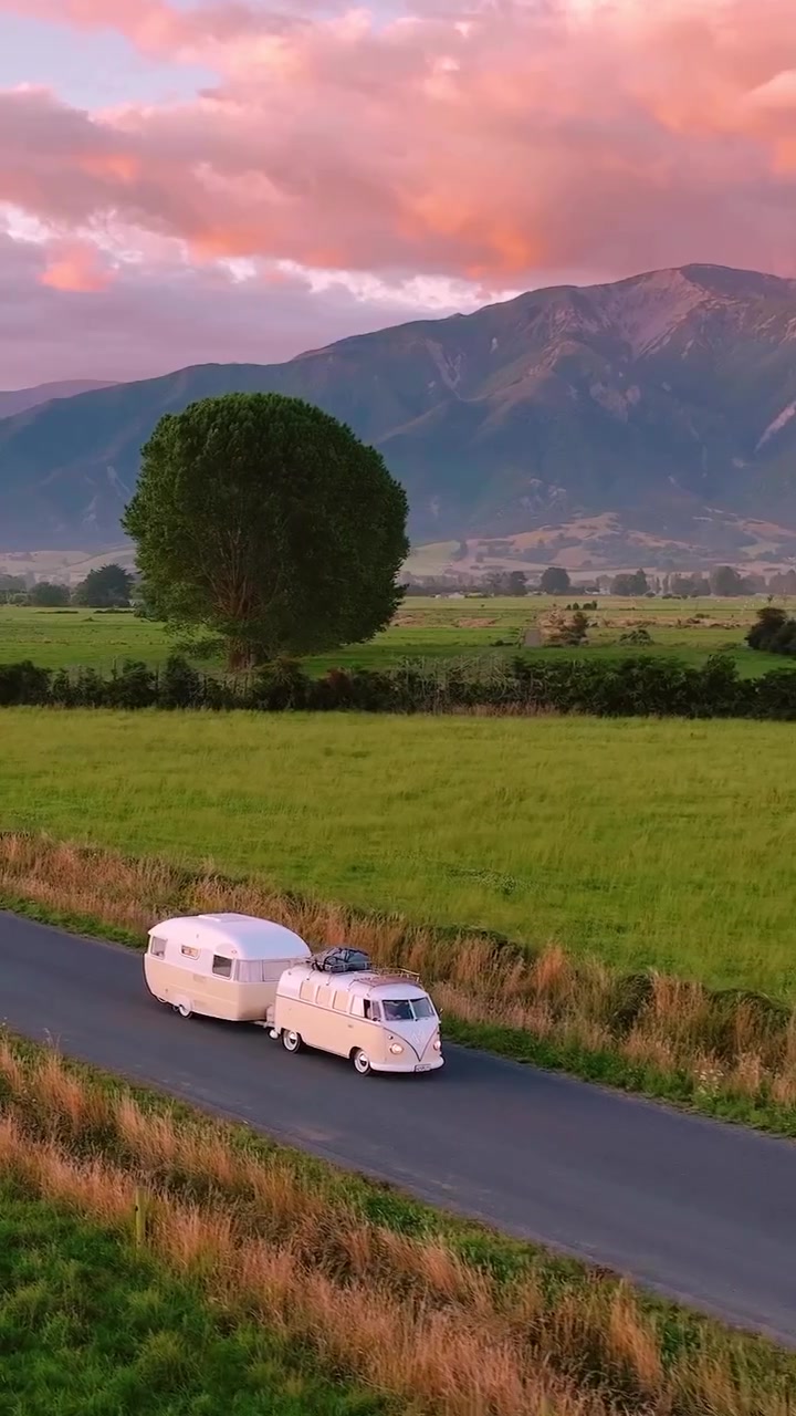New Zealand Road Trip in a Vintage Camper Van