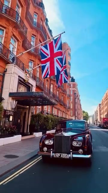Exclusive Luxury: Claridge's Hotel & Rolls-Royce in London