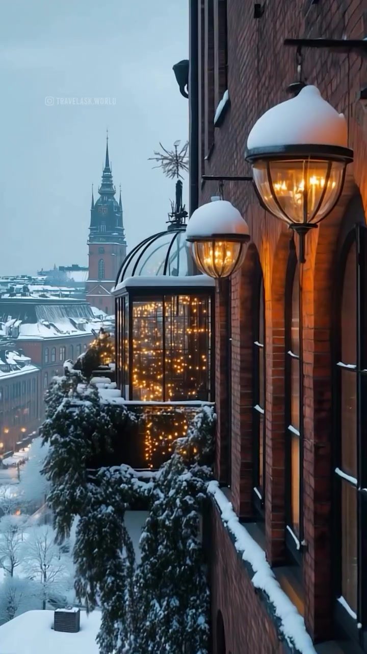 Winter Wonderland: Luxury Hotels for a Festive Getaway
