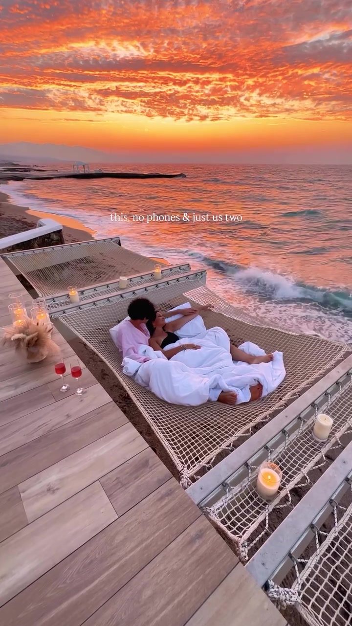 Romantic Sunset Escape: Unplug and Connect on a Floating Bed