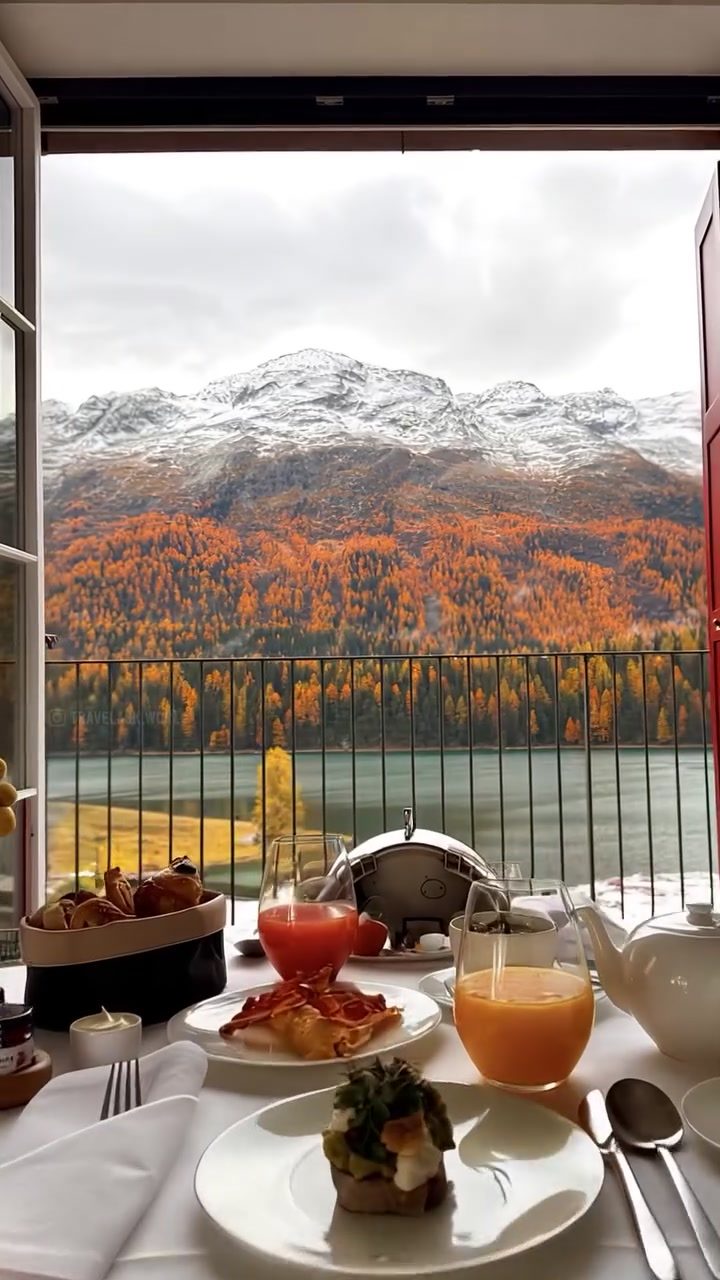 Experience a Serene Luxury: Mountain View Breakfast