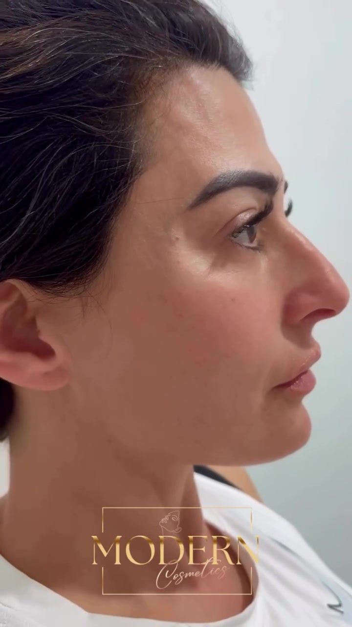 Eyebrows: Modern Cosmetics' Art of Precision