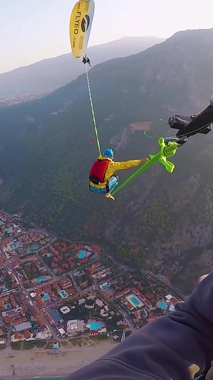 Flyeo Bungee Jumping: Extreme Sport in Action