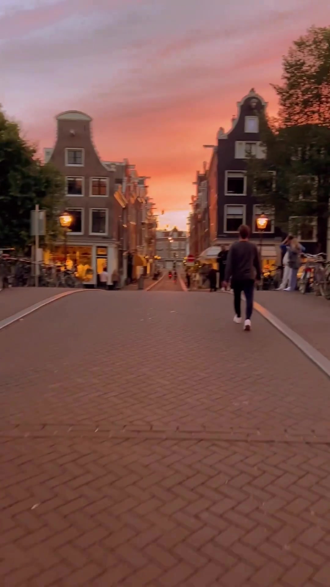 Amsterdam Canal Sunset: Vibrant Views at Dusk