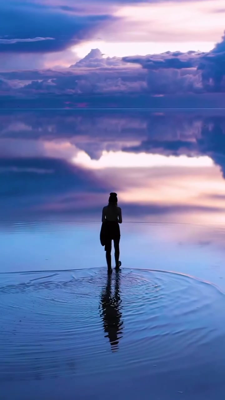 Salar de Uyuni's Mirror-Like Salt Flats