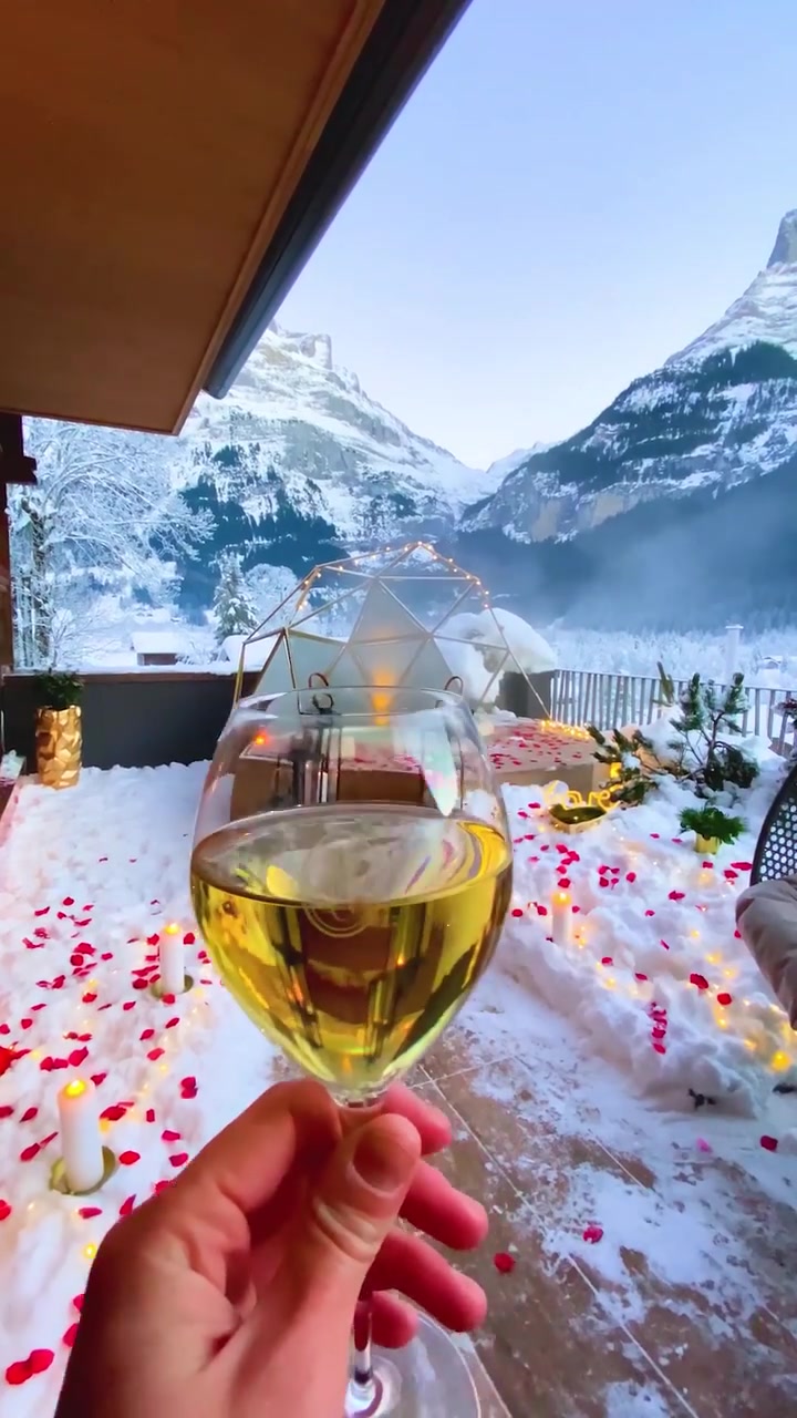 Grindelwald's Romantic Winter Hot Tub Escape