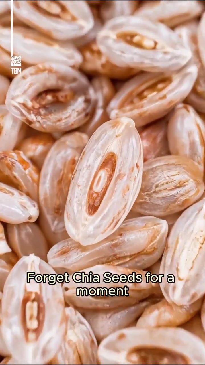 Psyllium Husk vs Chia Seeds: Fibre, Health, &  Benefits