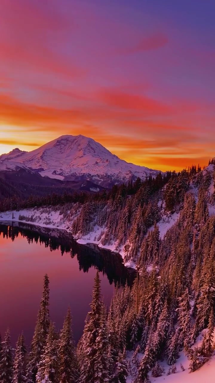 Washington Sunrise: Mountain Range Reflection