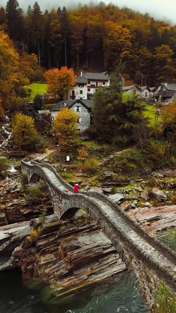 Ponte dei Salti Bridge: Ticino's Historic Landmark