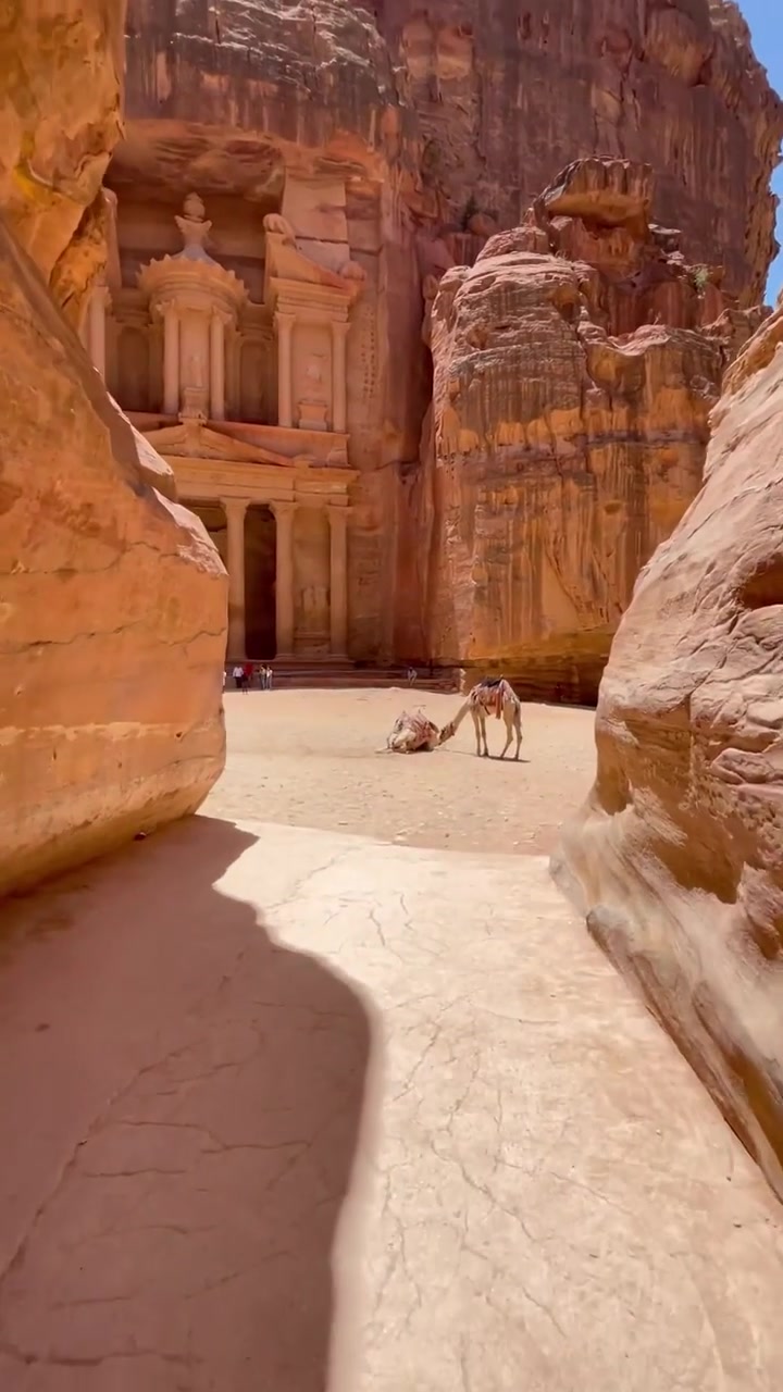 Petra Jordan: Iconic Treasury and Ancient Wonders
