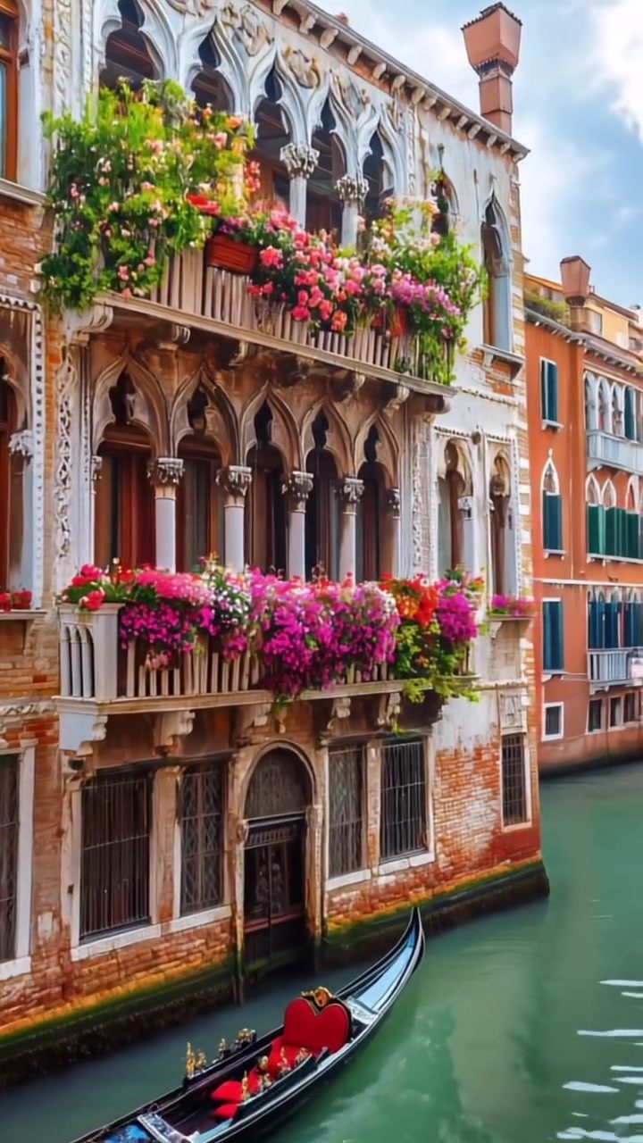 Exploring Venice: Architecture, Interiors, and Canal Views