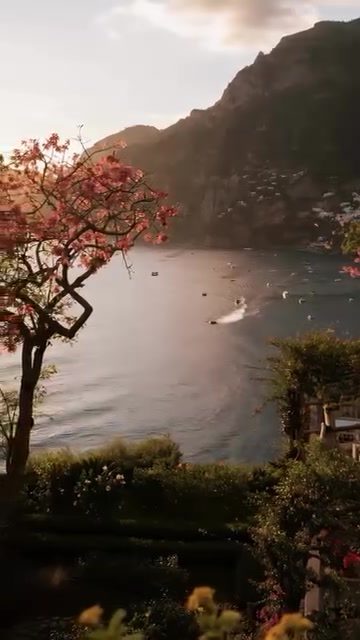 Coastal Living: Exploring Panoramic Seaside Views and Relaxation