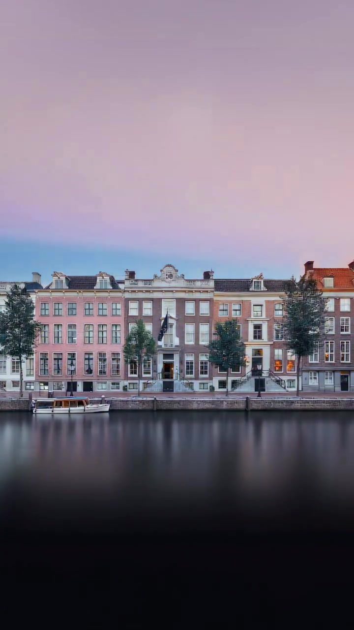 Exploring Amsterdam's Charming Canal Views