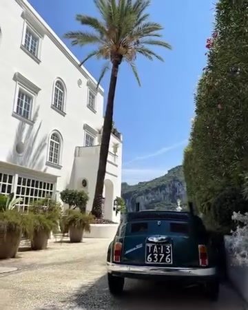 Vintage Car Magic: Timeless Design Meets Luxury Living