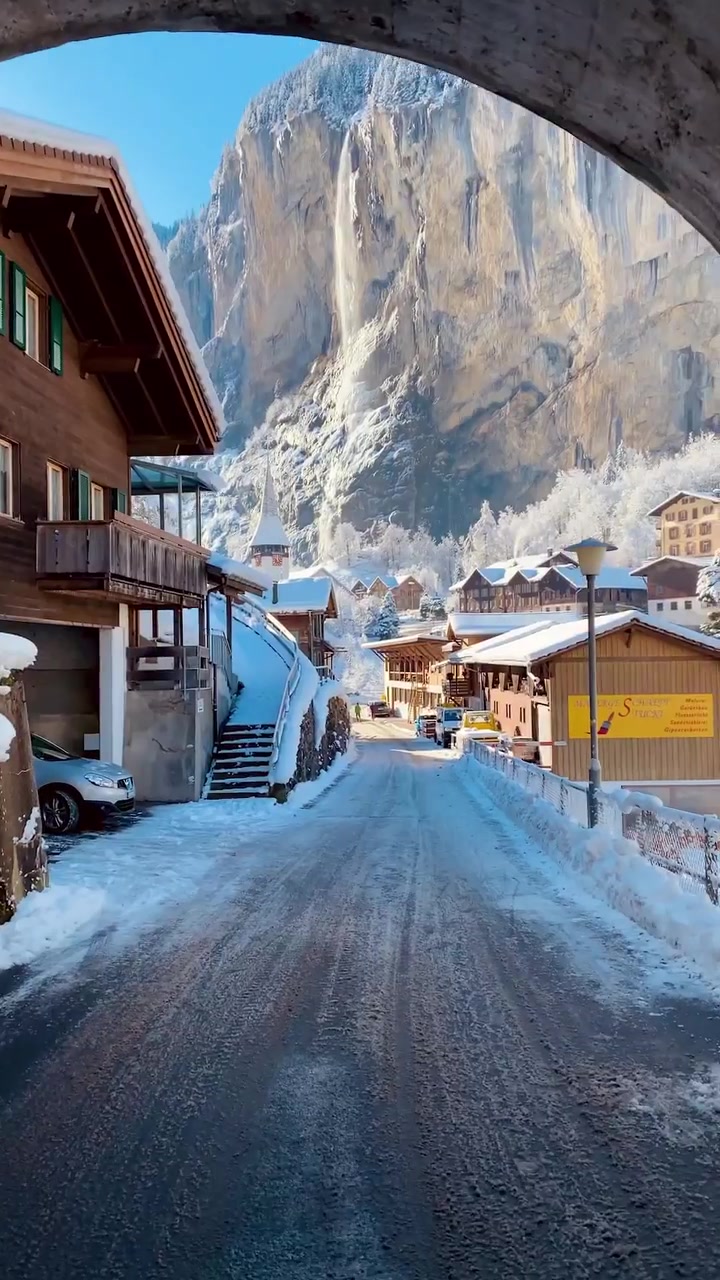 Lauterbrunnen Winter Wonderland: Snowy Swiss Village