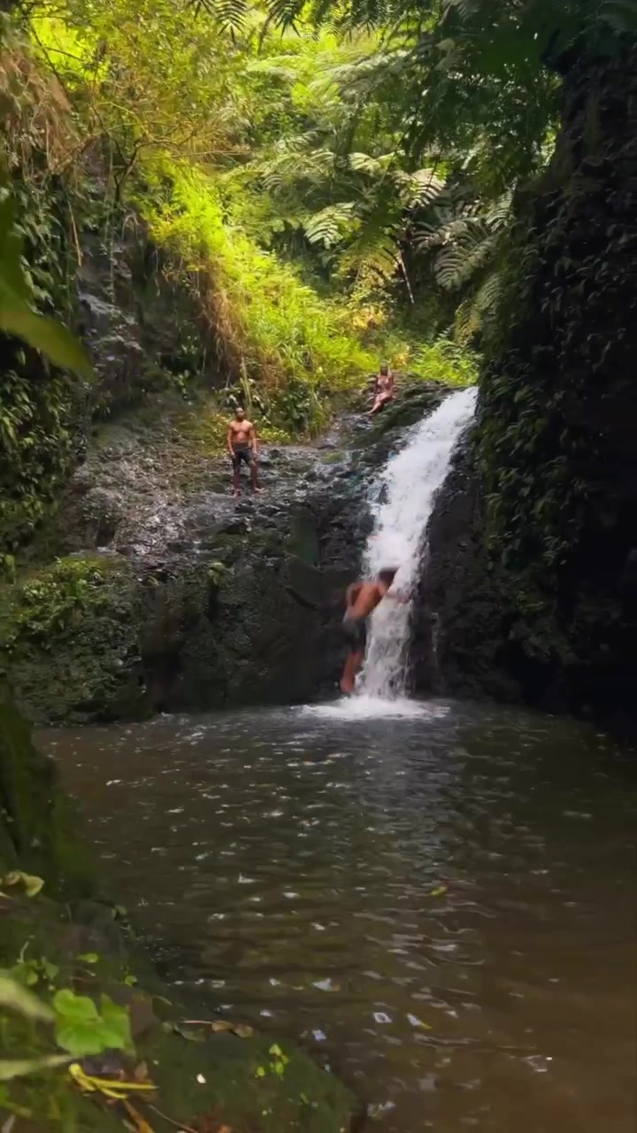 Hawaii Waterfall Adventure: Phillip3s' Tropical Escape