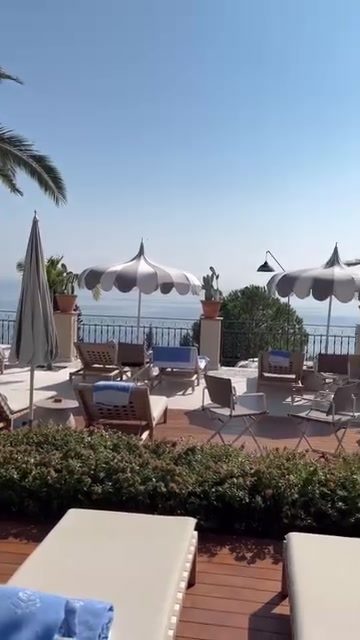 Discover the Perfect Resort Lounging: Poolside Paradise
