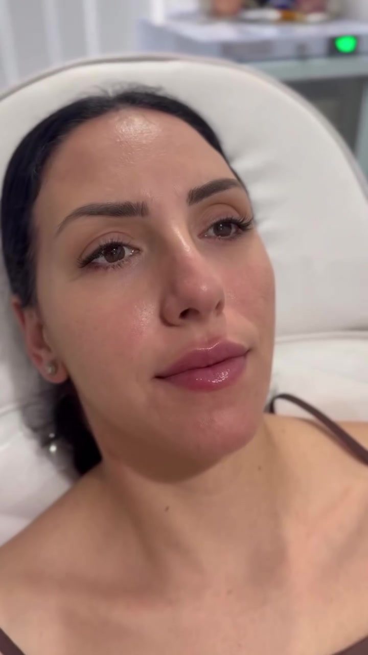 Modern Cosmet's Personalized Facial Treatment Consultation
