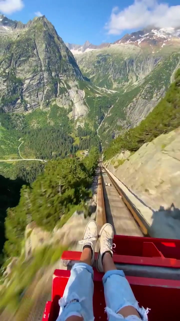Mountain Coaster Ride: Thrilling First-Person Adventure