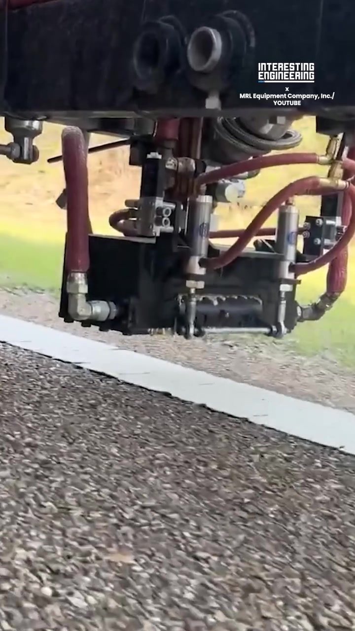 How a Road Marking Machine Creates Durable Traffic Lines