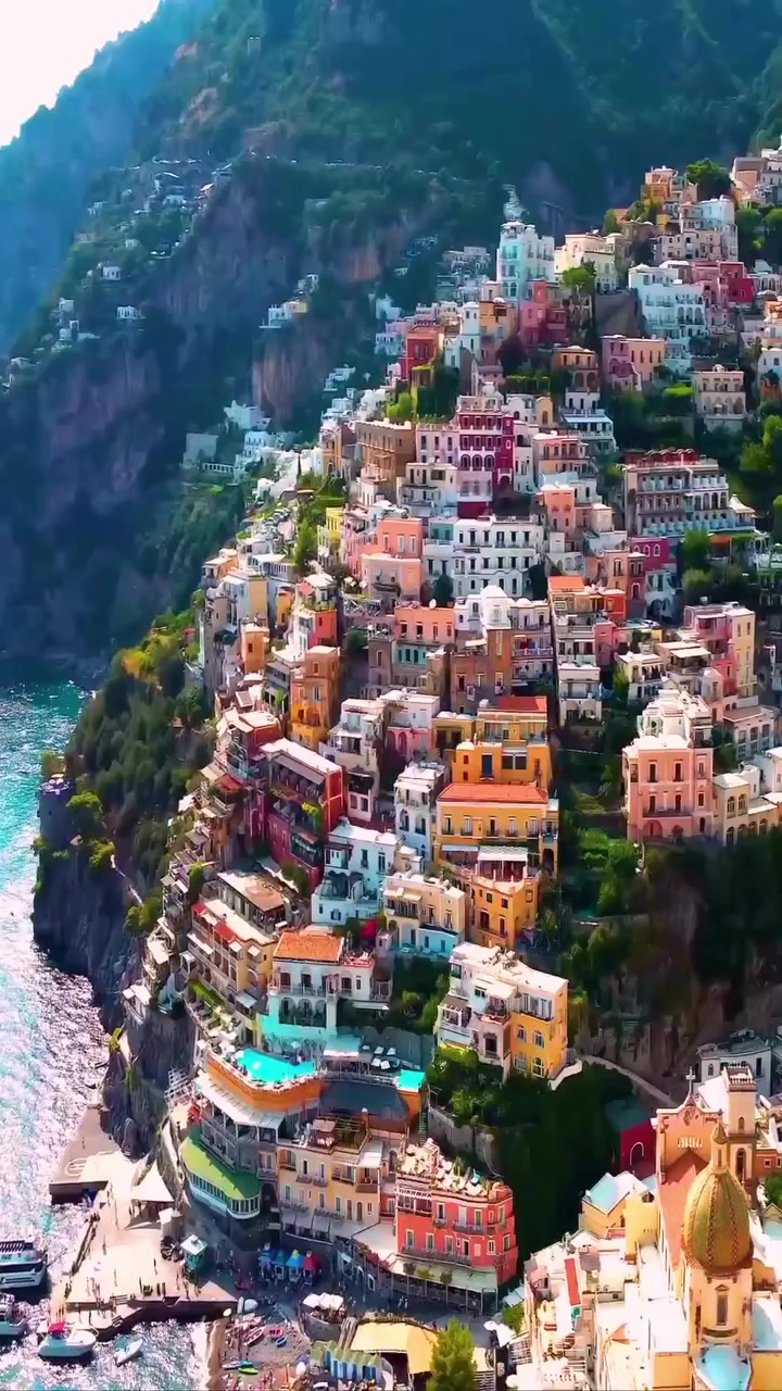 Italy's Colorful Coastal Architecture and Views