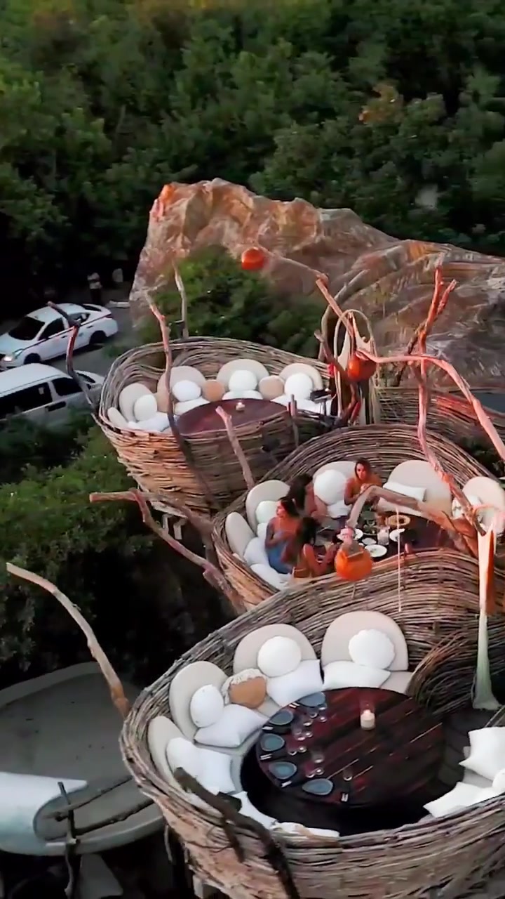 Azulik's Unique Restaurant Design in Mexico