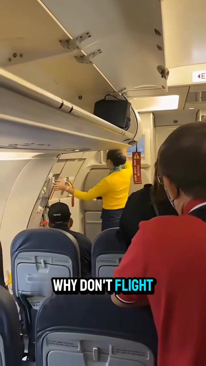 The Hidden Safety Reasons for Airplane Door Delays After Landing