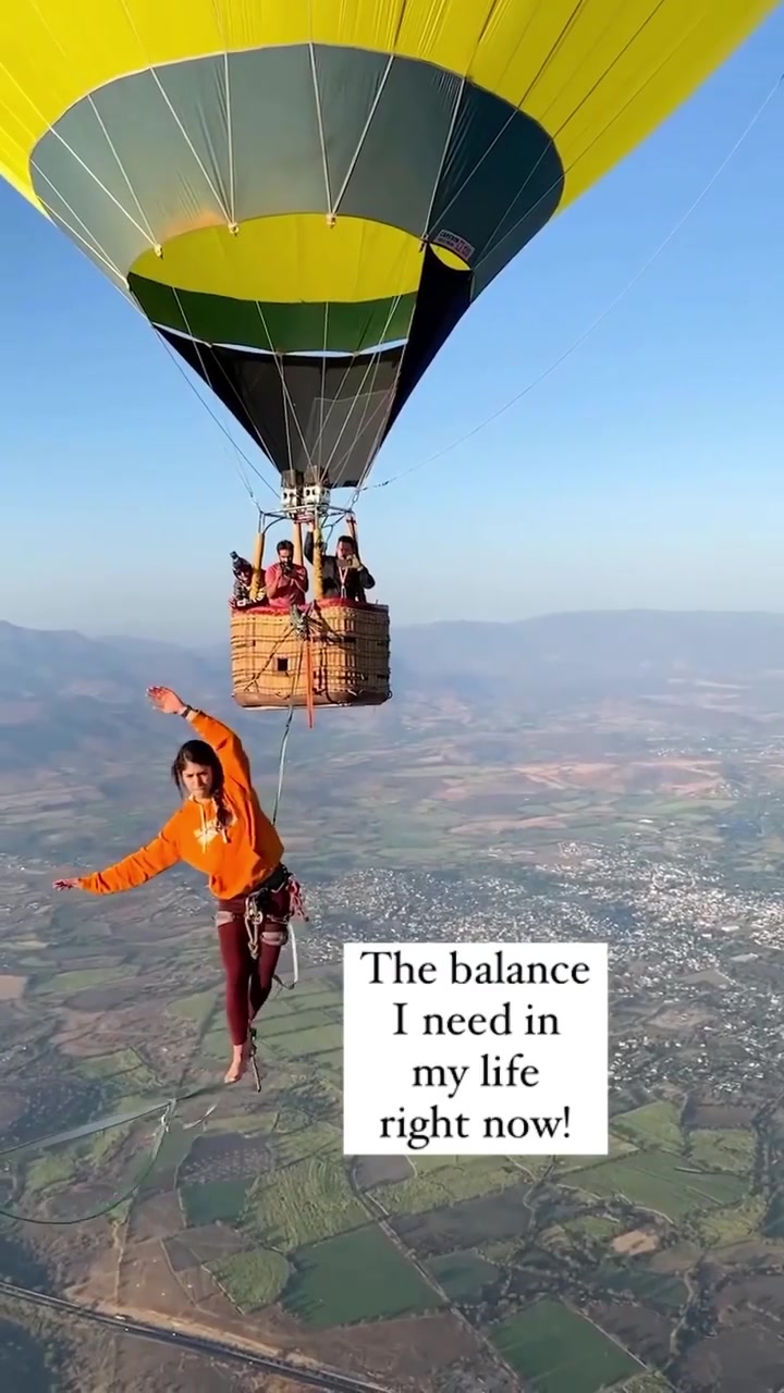 Andrea Dattoli's Hot Air Balloon Yoga Slacklining in Mexico