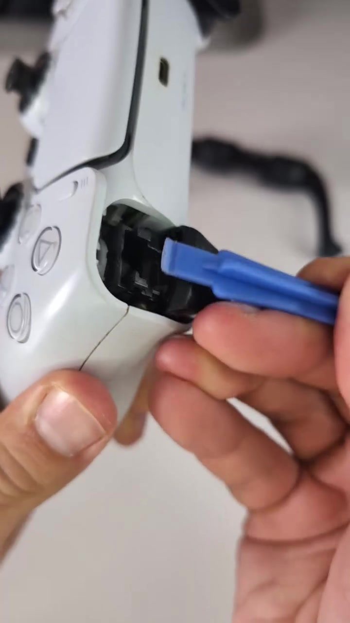 How to Safely Disassemble a PlayStation 5 Controller