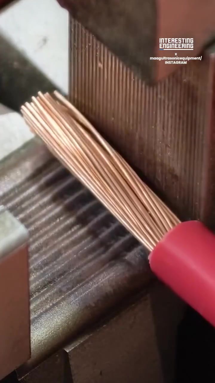 Ultrasonic Wire Straightening for Efficient Manufacturing