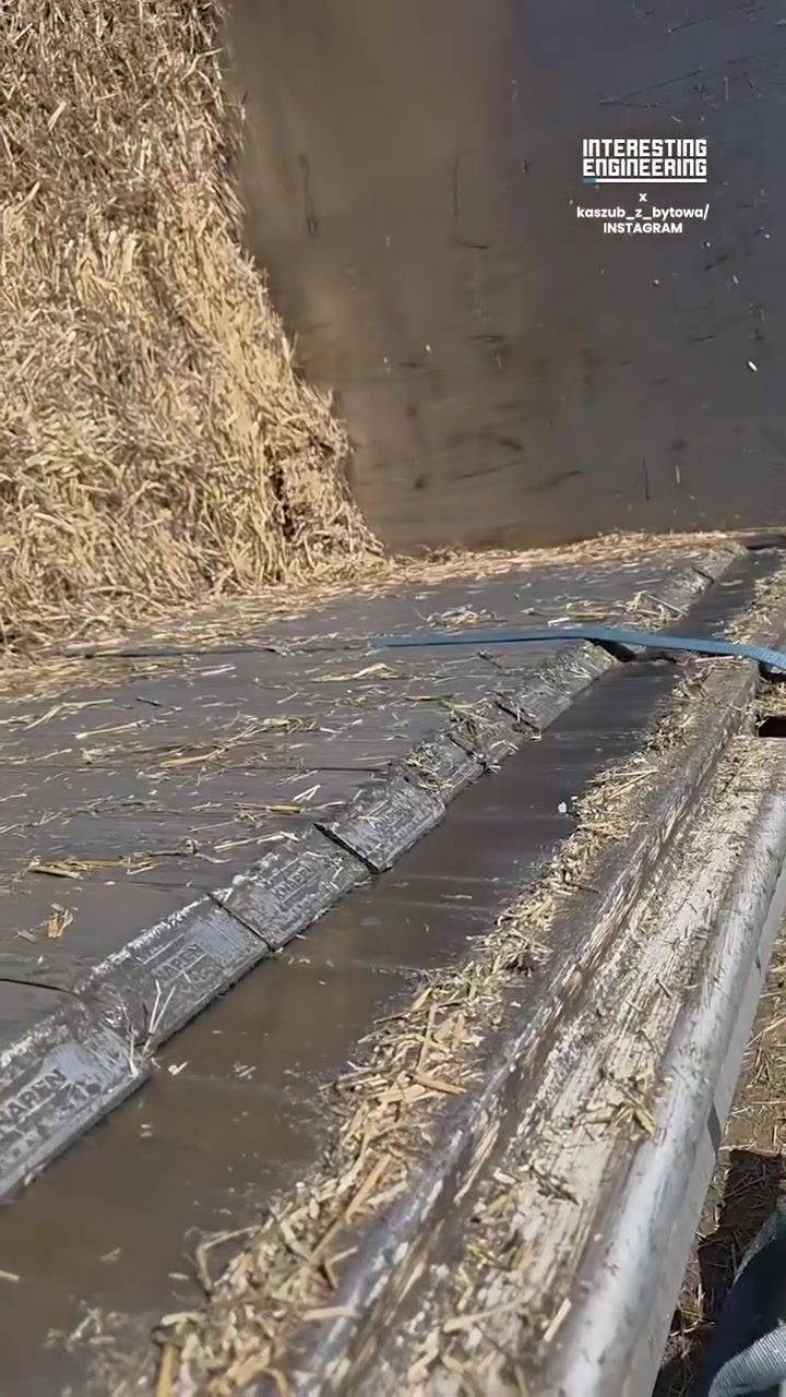 Efficiently Emptying Trailers with a Walking Floor Trailer