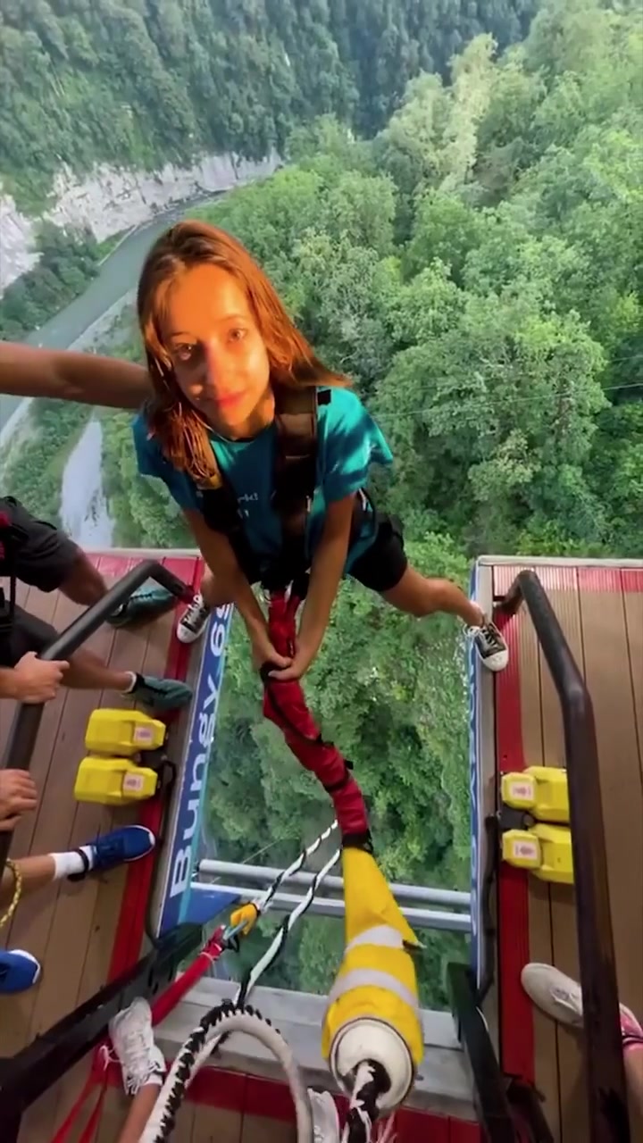 Bungee Jumping Adventure with Bungy.e